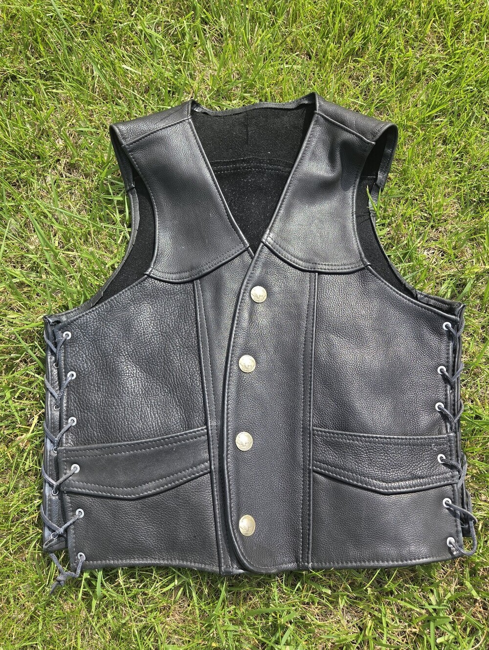Custom Works Leather Motorcycle Vest XL Black Buffalo Nickel Buttons Side Lace U